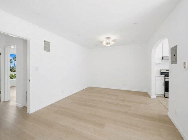 Photo - 337 Rexford Dr Unit 3