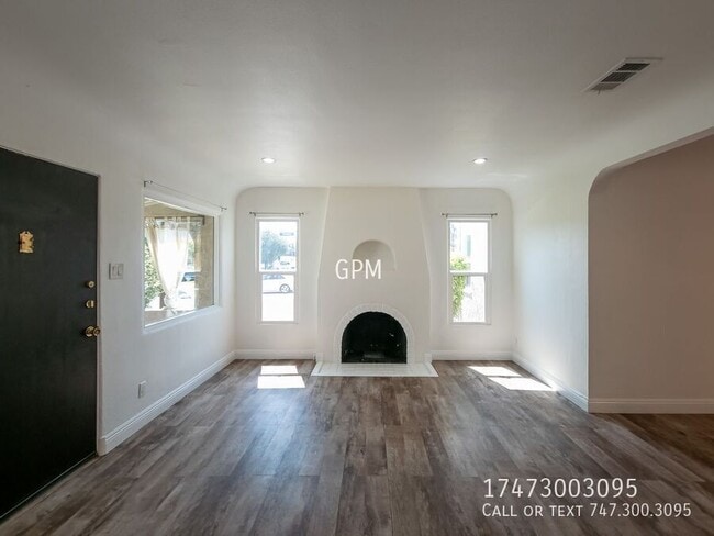 Photo - 723 W Doran St