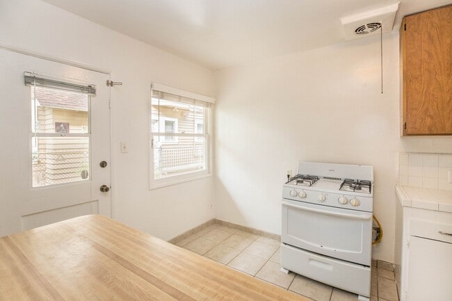 Photo - 25 19th Ave Unit A