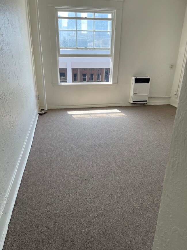 Photo - Waldorf Apartments