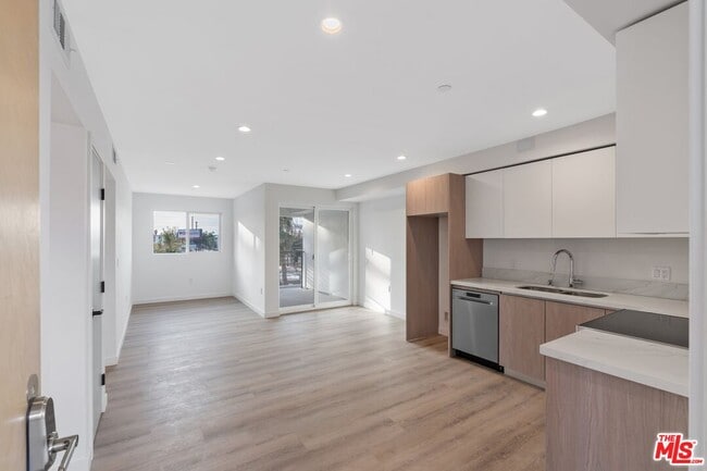 Photo - 10918 Camarillo St Unit 502