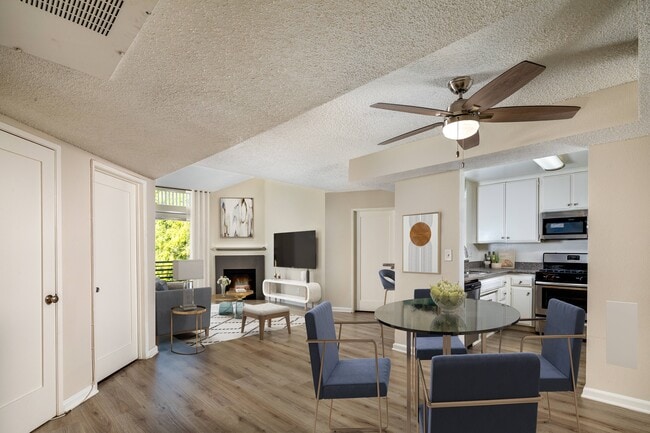 Photo - Warner Pointe