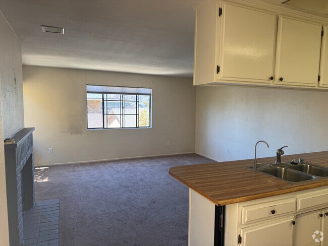 Building Photo - 1123 Pittsfield Ln Rental