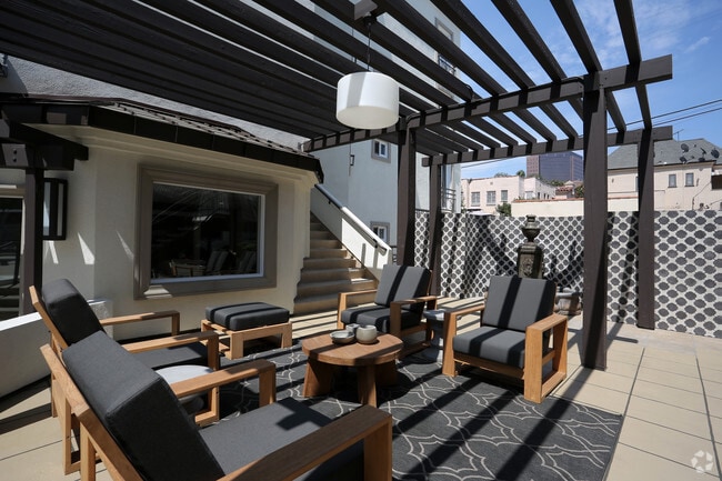Courtyard - 230 S. Hamilton