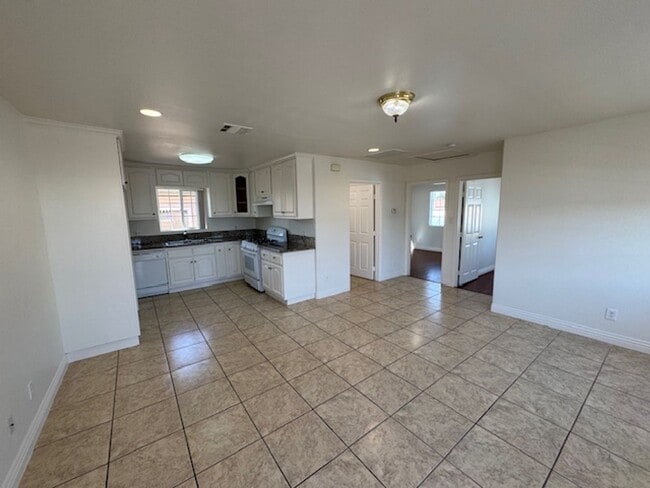 Photo - 253 E Plymouth St Unit 257