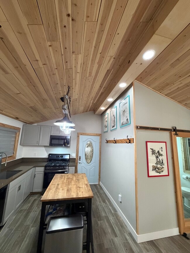 Photo - 7711 Owensmouth Ave Unit Modern Cottage