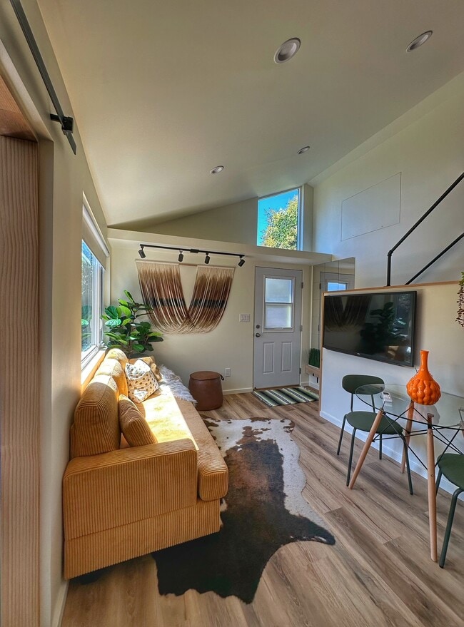 Photo - 7044 McLaren Ave Unit 7044