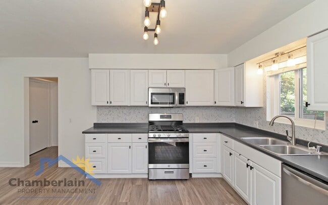 Photo - 2 Bedroom/1 Bathroom Coastal Leucadia Duplex!