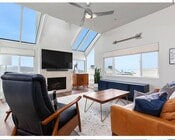 Photo - 319 Longden Ln