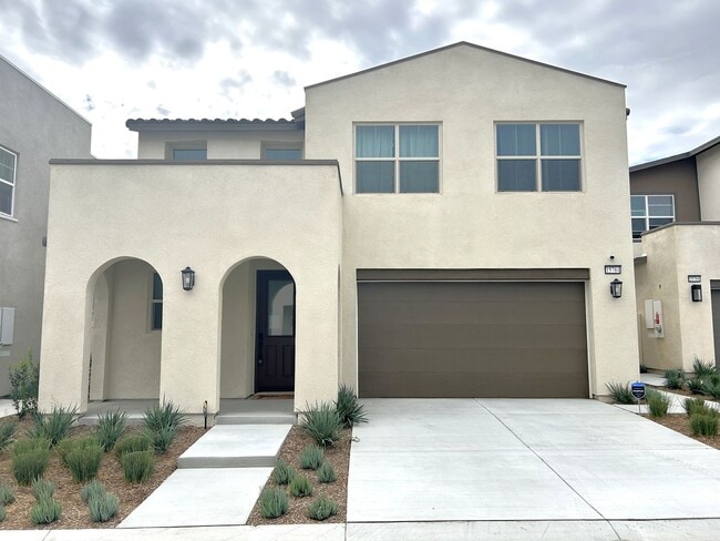Building Photo - Caterpillar Dr Fontana, 92336 (3 bed, 2.5 ... Rental