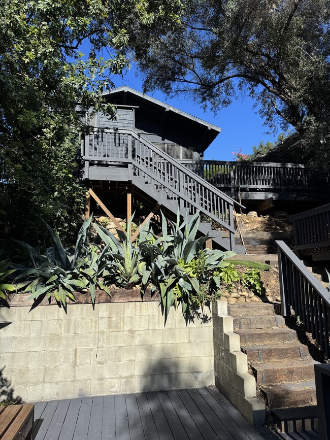 Building Photo - 5924 Hayes Ave