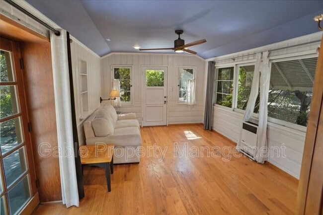 Building Photo - 18549 Calvert St Rental