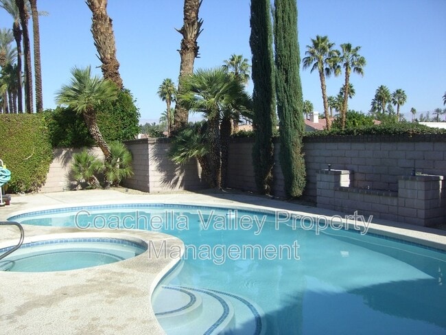 Building Photo - 36532 Vía Abeja