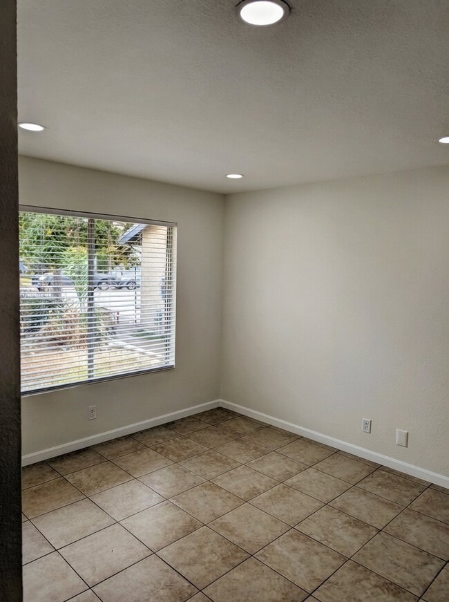 Photo - 11242 Nalco St