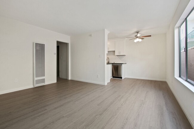 Photo - 848 7th St Unit 4