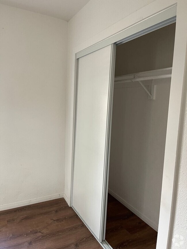 Building Photo - House for rent