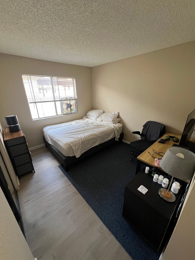 Photo - 4759 Gardenia St