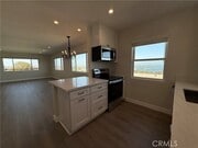 Photo - 665 W 34th St Unit 4