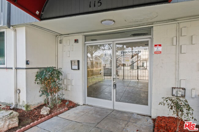 Photo - 115 N Oak St Unit 29