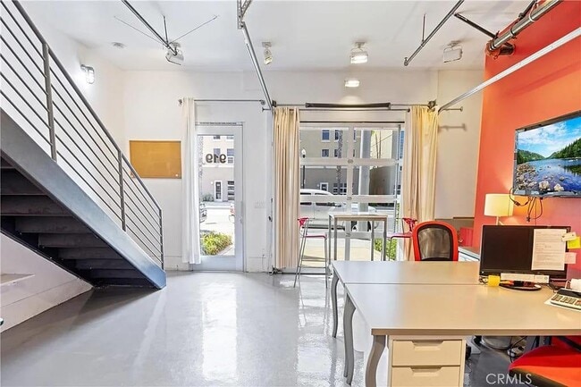 Photo - 919 E Santa Ana Blvd