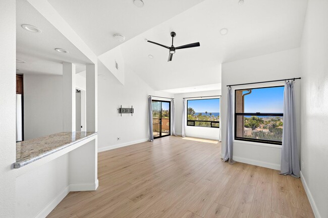 Building Photo - 1060 Calle Del Cerro