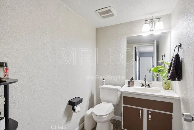 Photo - 196 Whitney Ave Unit 2