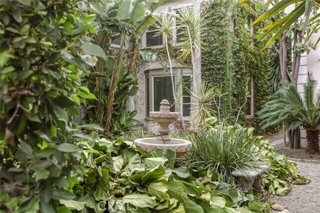 Photo - 5966 San Vicente Blvd