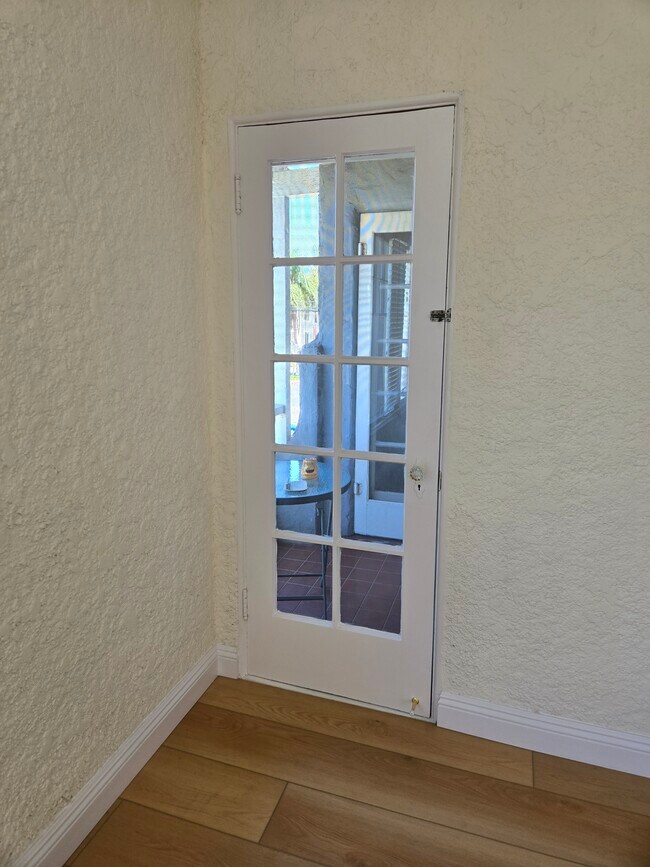 Photo - 360 1/2 N Genesee Ave Unit 360 1/2