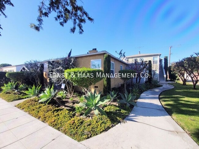 Building Photo - 4217 N Bellflower Blvd Rental