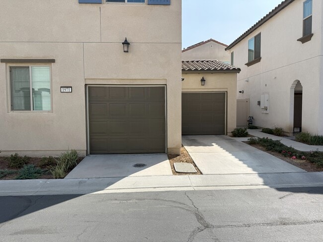 2 garage + 1 driveway space - 1971 S Ambrosia Way