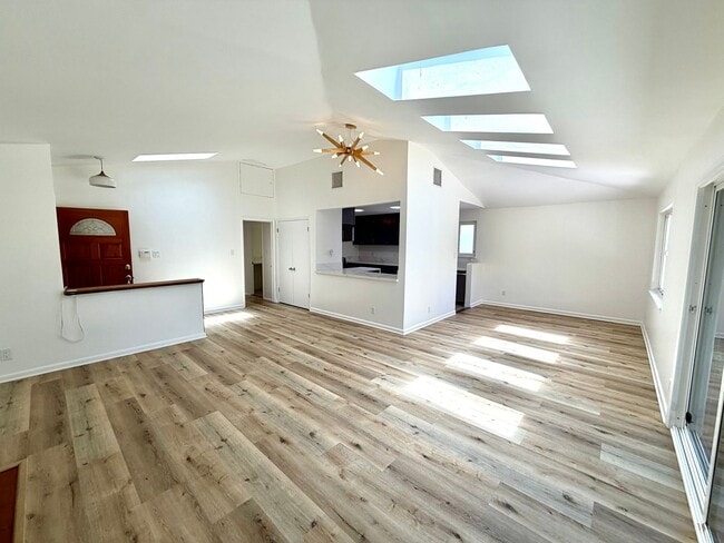 Photo - Beautiful Newly Renovated 3BD 2BA