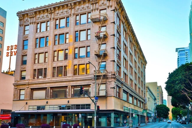 Photo - The Blackstone on 9th and Broadway