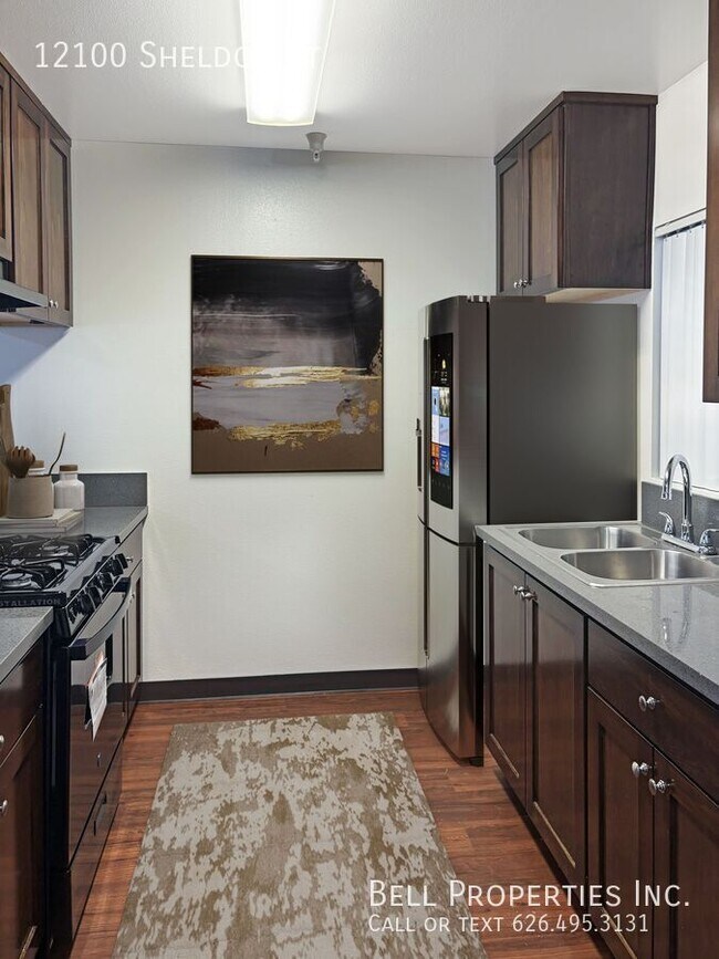 Photo - 12100 Sheldon St