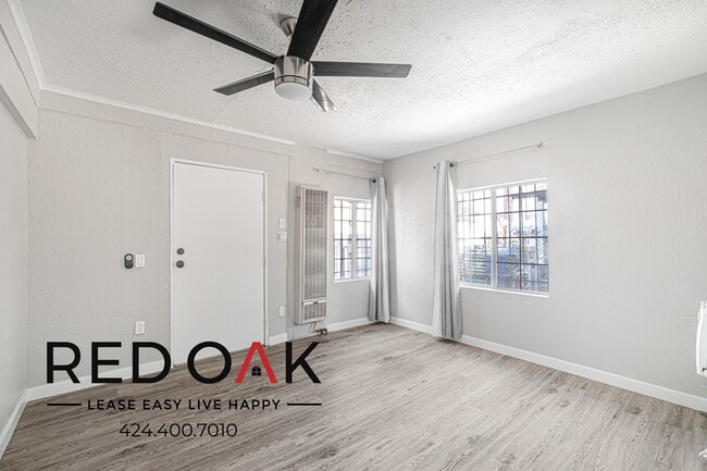 Building Photo - 810 W 42nd Pl Rental