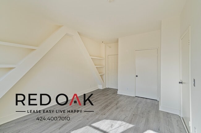 Photo - 537 S Kenmore Ave Apartment Unit 310