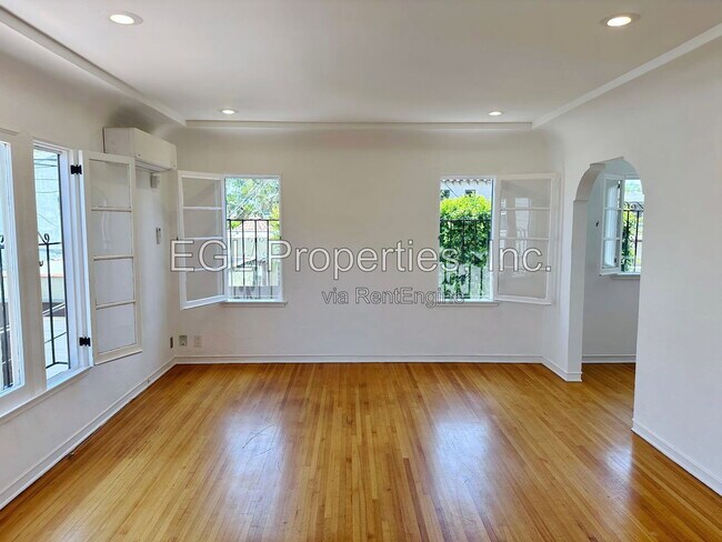 Photo - 1016 1/2 South Crescent Heights Boulevard