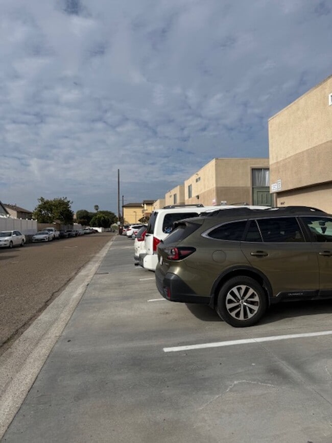 Photo - Large 2 bedroom + 1 bath upstairs unit. Unit R-805