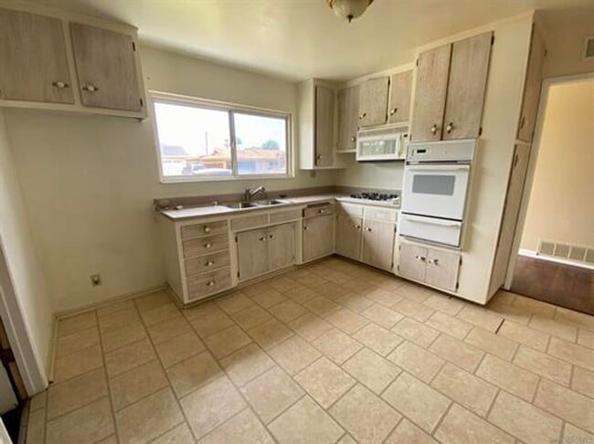Photo - Cardiff 3 br one level large yard pet OK  house TEXT 760-815-3696