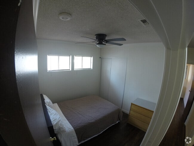 Building Photo - 6002 Hazelbrook Ave Rental