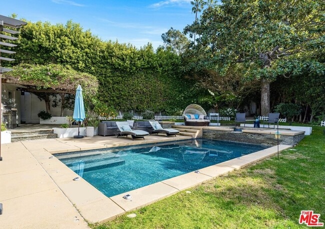 Building Photo - 2400 S Beverly Dr Rental