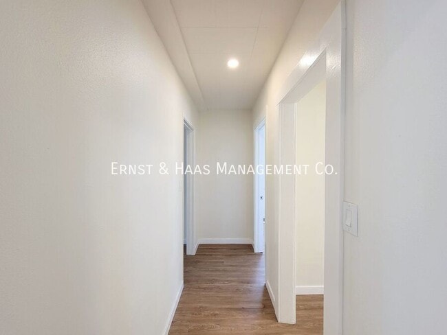 Photo - 154 E Eagle St Unit 01