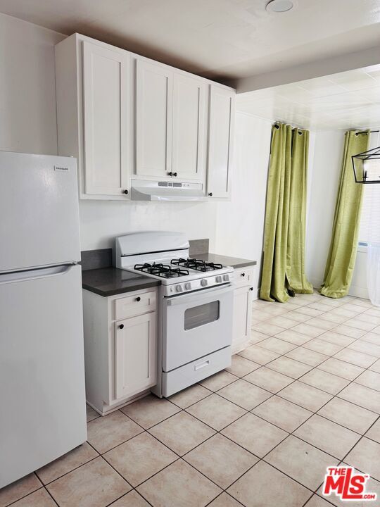 Photo - 1100 W 48th St