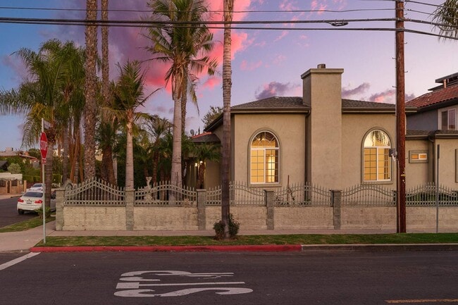 Photo - 4356 Kingswell Ave