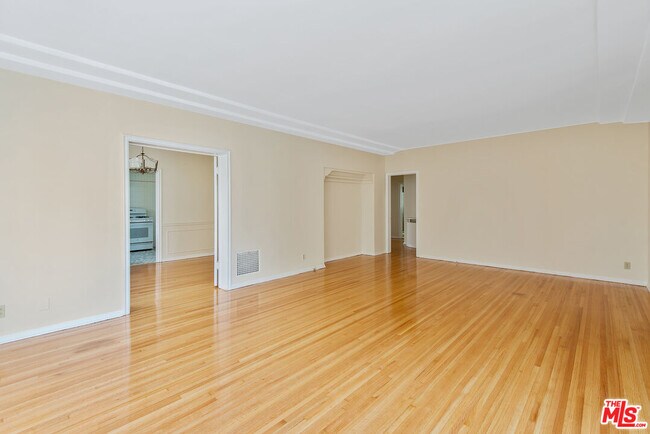 Photo - 133 Sweetzer Ave