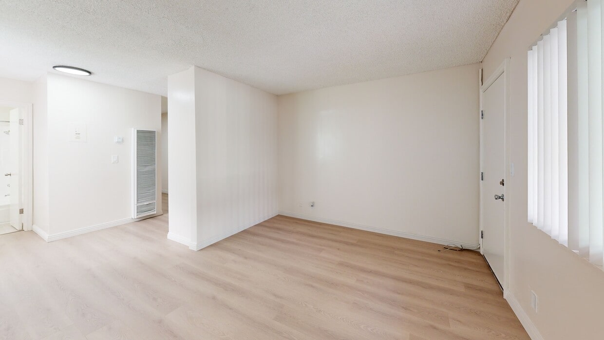 3D Tour - REGAL MANOR