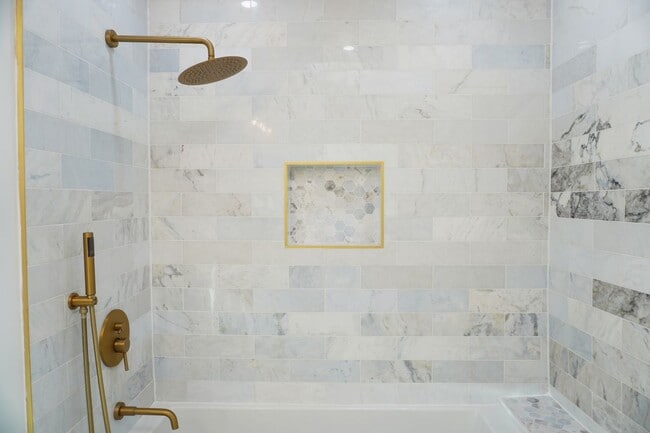 Photo - 1120 S Barrington Ave