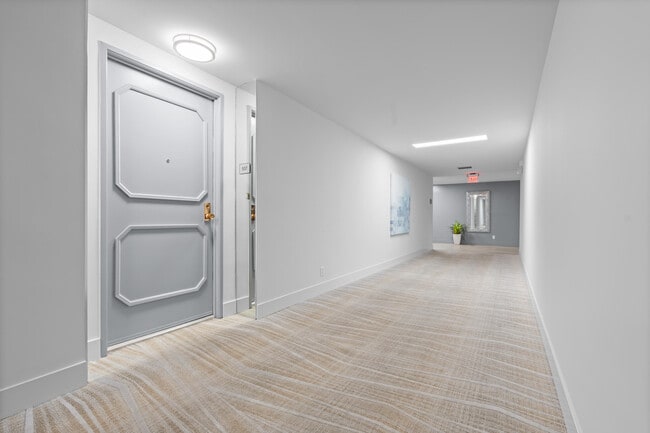 Building Photo - 900 Island Dr Unit 507