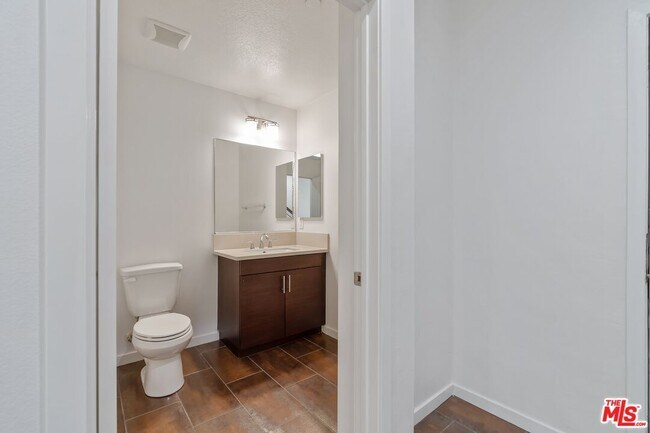 Photo - 1558 W Artesia Square Unit C