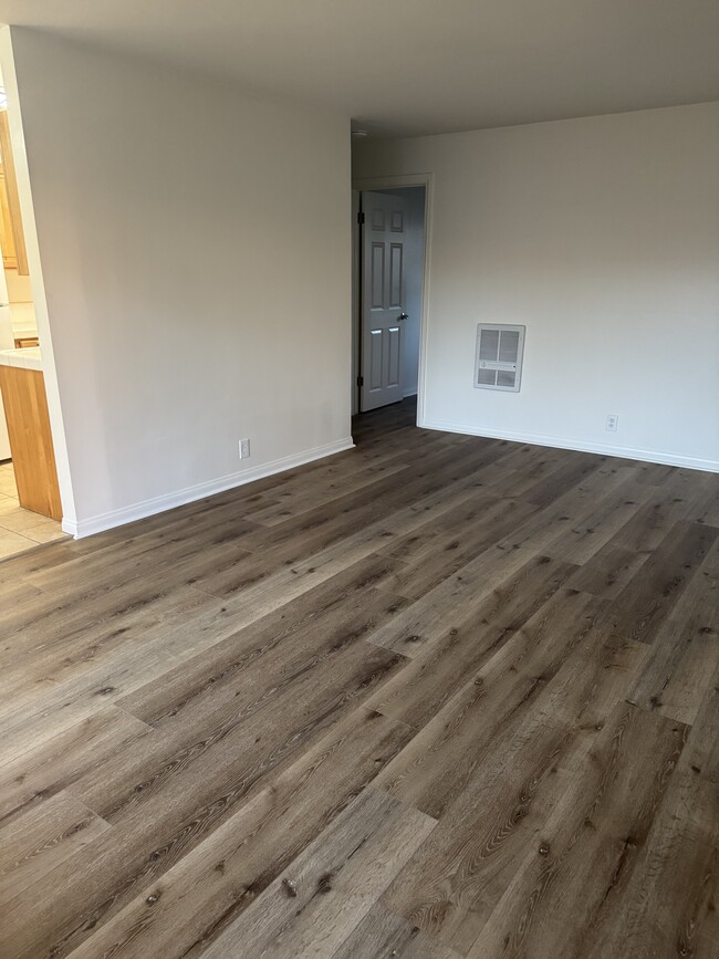 Photo - 1835 Molino Ave Apartments Unit 17