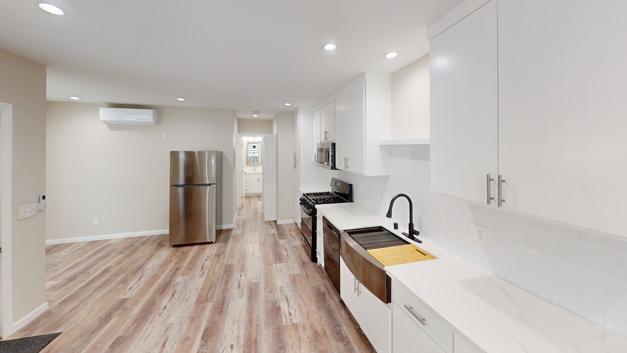 3D Tour - 2811 W 46th St Condo